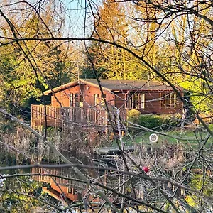 'mallard' Secluded Fishermans Chalet